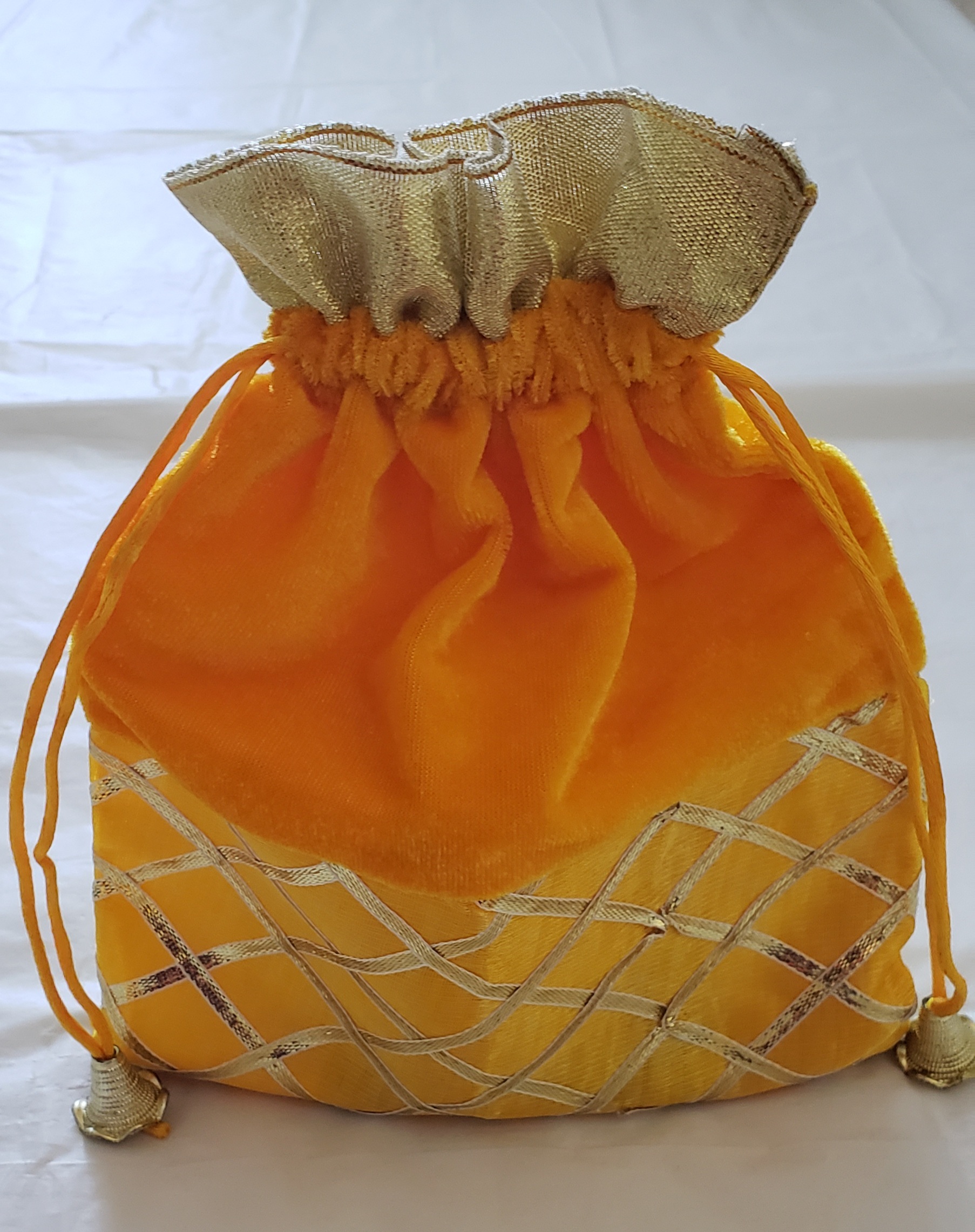 GOLDGIFTIDEAS Nerine Design Potli Bags for Wedding, Fancy Potli Purse for  Women (Set of 5) Return Gifts for Housewarming,